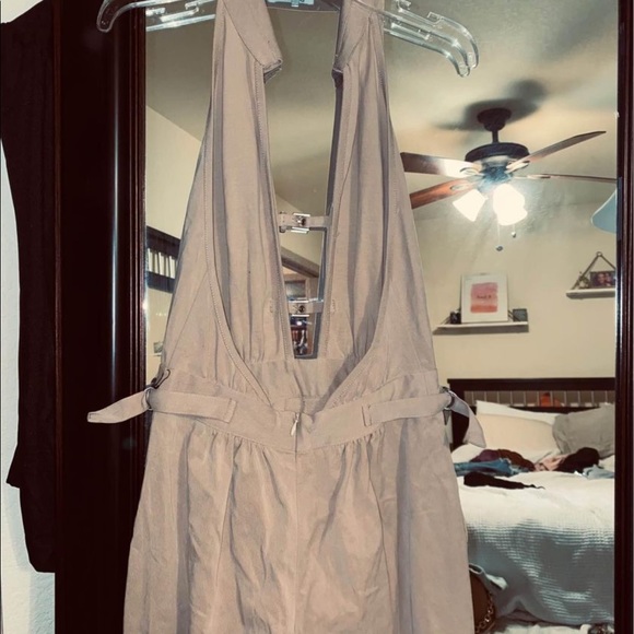 NEVER WORN CUTE JUMPSUIT (Size XS) - Picture 5 of 9